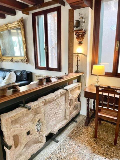 Ca' Della Carita' Apartment Venesia Bagian luar foto